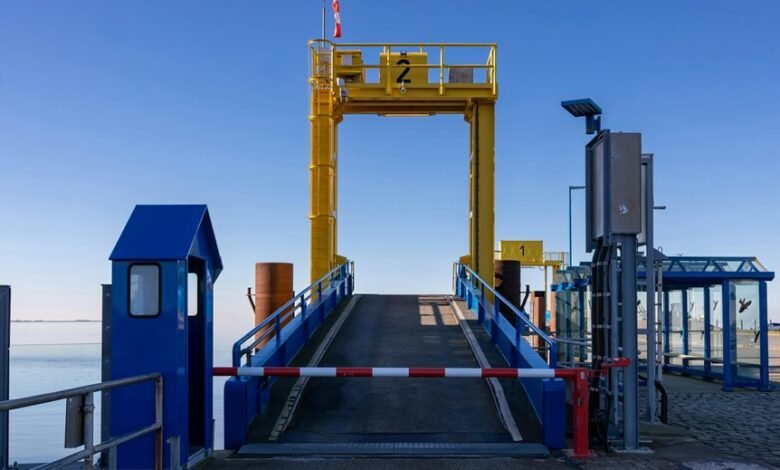 sonic service dock access